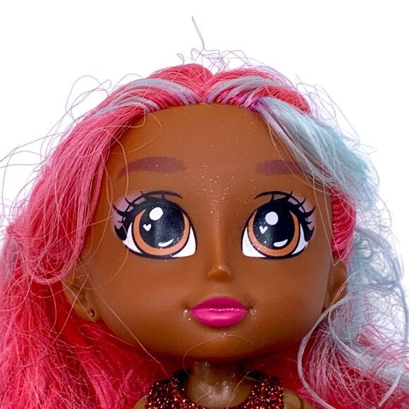 Vibe Girls Emma 2017 Doll With Pink & White Hair Red Outfit & Heels 9 Inches - Picture 2 of 7